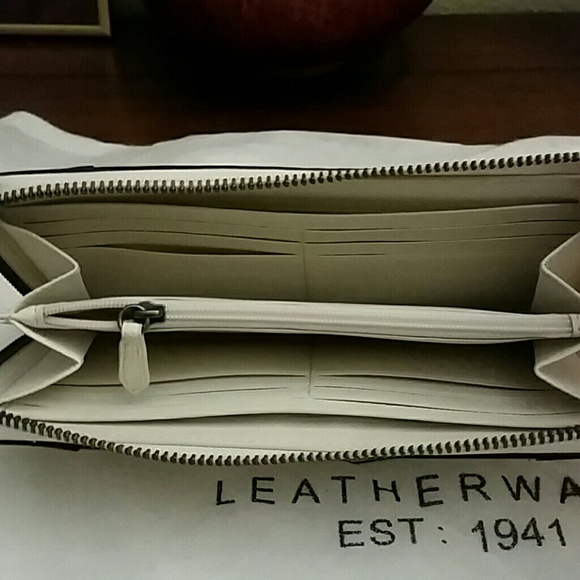 Coach Wallet - Picture 3 of 4